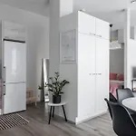 Stylish 47m2 With Private Entrance Apartmán