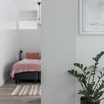 Stylish 47m2 With Private Entrance Apartmán Lahti