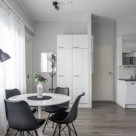 Stylish 47m2 With Private Entrance Apartment