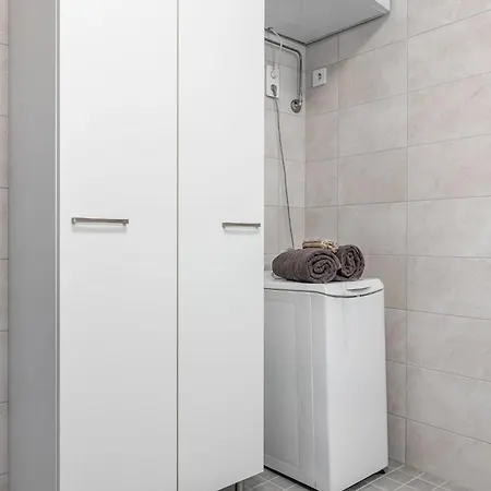 Stylish 47m2 With Private Entrance Apartment